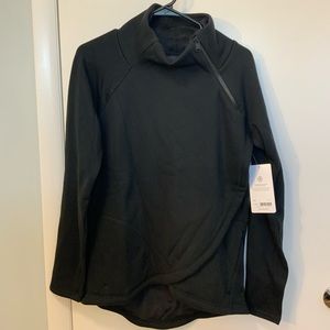 Athleta pullover never worn